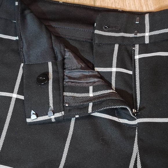 Express Women's Size 2 Columnist Barely Boot Mid-rise Black And White Trousers - Picture 3 of 7